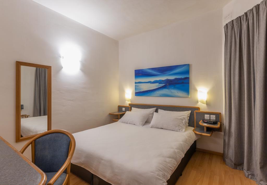 Ax Sunny Coast & Aparthotel St. Paul's Bay